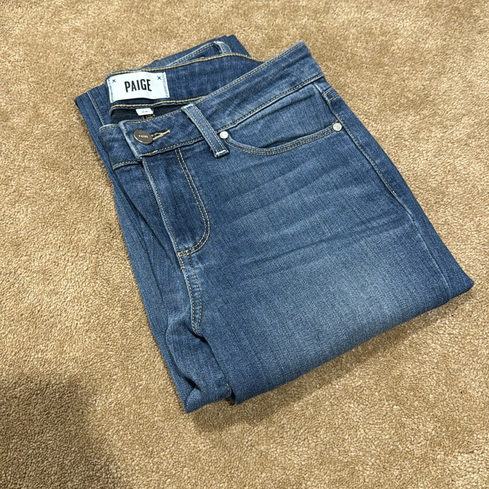 PAIGE brand size 26 medium wash skinny jean DEAL!!